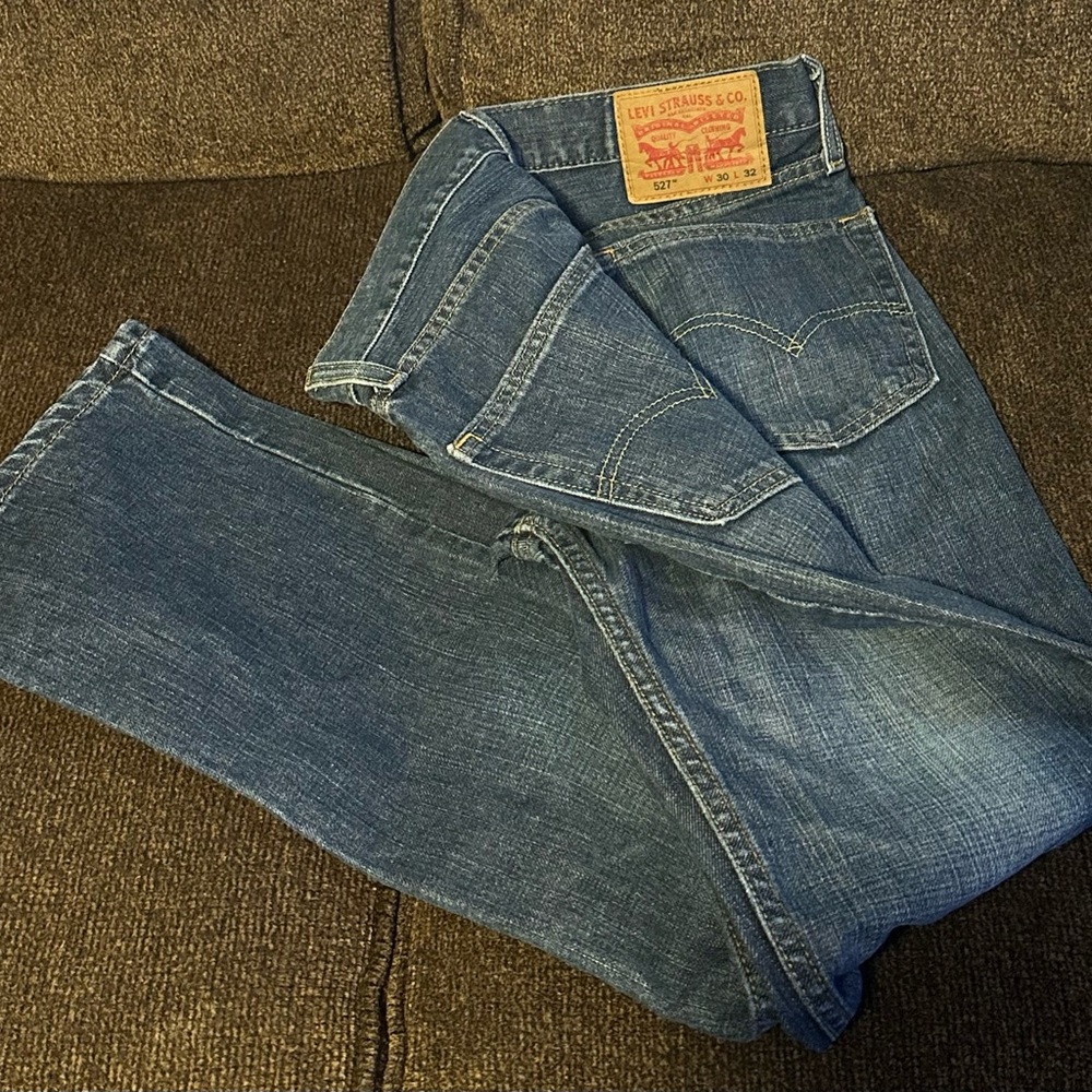 Teen boy Levi’s W30 L32 great condition jeans.